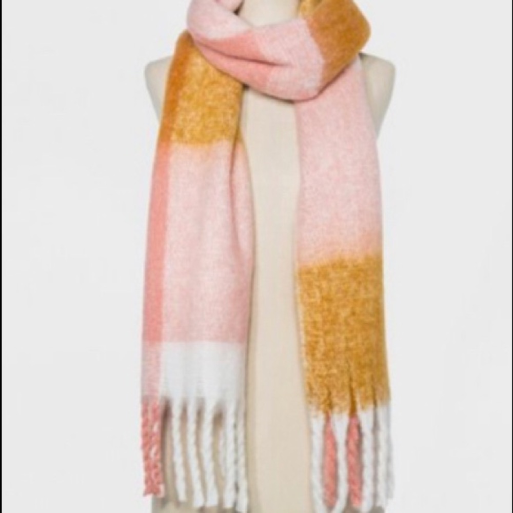 Oversized Plaid Brush Woven Scarf. NWT